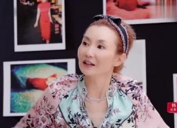 娱乐吃瓜吊带,吃瓜群众热议吊带时尚潮流